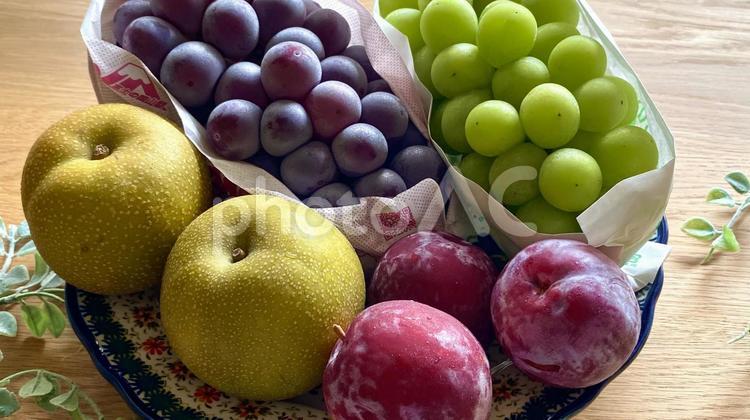 夏から秋にかけての季節のフルーツ フルーツ,果物,秋の写真素材