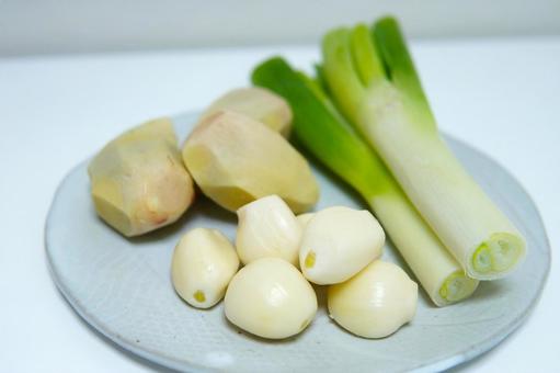 生姜とにんにくと長葱（寄り） しょうが,新生姜,ジンゲロールの写真素材