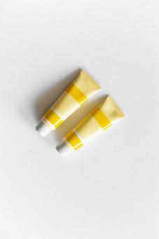 Two yellow tubes lined up, JPG Two yellow tubes lined up, JPG