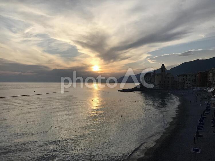 夕暮れの地中海 日暮れ,水域,浜の写真素材