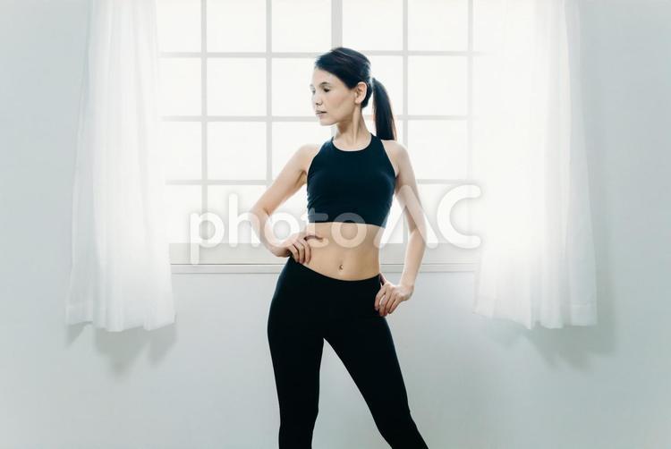 女性のボディ（横顔） ダイエット,ボディ,ボディケアの写真素材