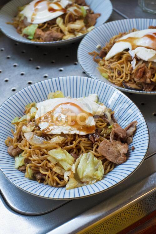 目玉焼き乗せヤキソバ 焼きそば,ヤキソバ,やきそばの写真素材