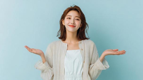 楽しそうな笑顔の若い女性 楽しそうな笑顔の若い女性の写真