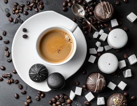 テーブルの上のコーヒー テーブルの上のコーヒーの写真