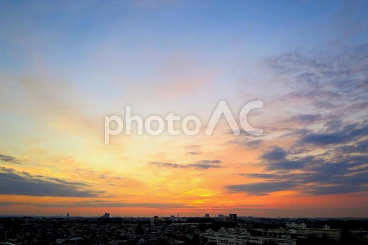 朝焼け　日の出　dawn  朝焼け,夜明け,朝焼け雲の写真素材