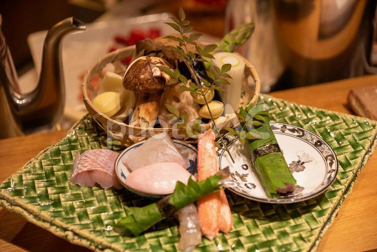 カウンターで天ぷら三昧！／食材の盛り合わせ 天ぷら,天麩羅,テンプラの写真素材