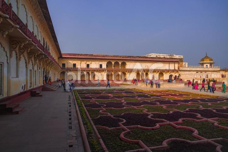 アーグラ城砦の庭園 アーグラ城砦,インド,アーグラの写真素材