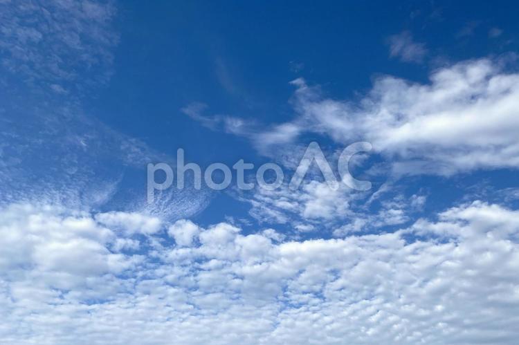晴天の日の青空 空,雲,晴天の写真素材