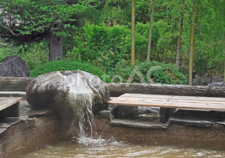風情のある温泉のイメージ 温泉,露天風呂,旅の写真素材