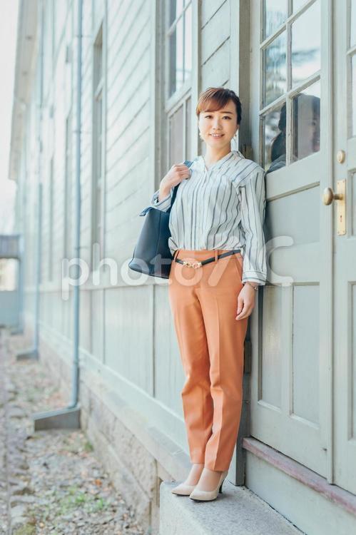 カジュアルビジネスの会社員 ビジネスウーマン,女性,ビジネスの写真素材