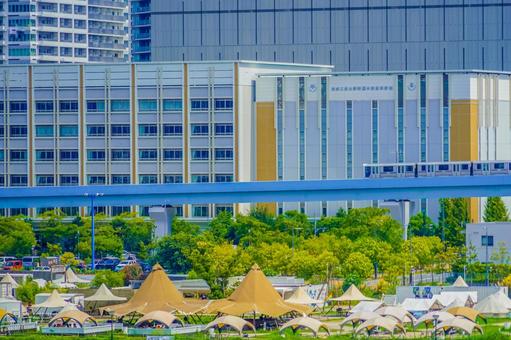 都市景観とアウトドアエリア ビル,都市,テントの写真素材