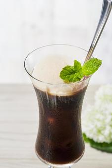 コーヒーフロート コーヒーフロート コーヒーフロート,アイスコーヒー,バニラアイスの写真素材