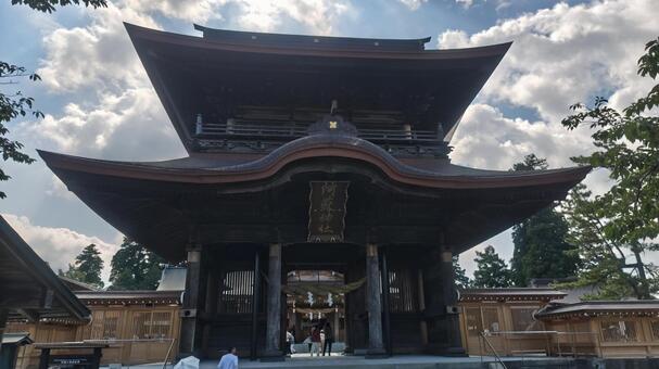 阿蘇神社の楼門 阿蘇神社,楼門,熊本の写真素材