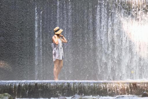 水遊び 水遊び 水遊び,川,ポートレートの写真素材