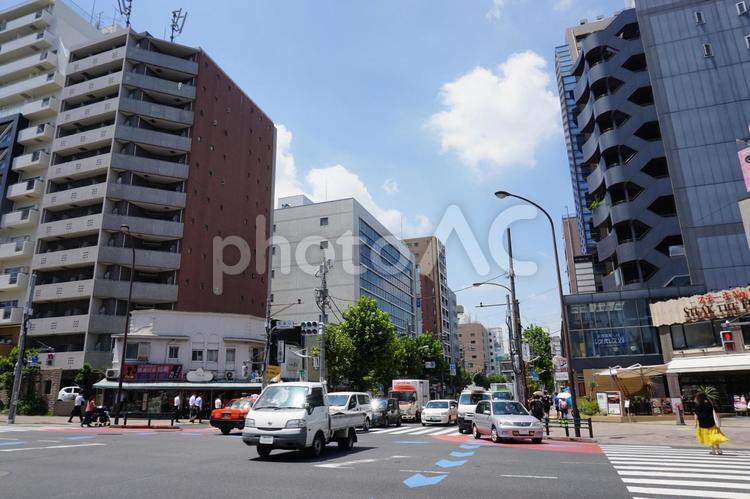 高田馬場駅近く　早稲田通りと明治通りの交差点 早稲田通り,明治通り,交差点の写真素材
