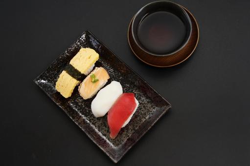 和食の寿司とお茶 寿司,巻き寿司,握り寿司の写真素材