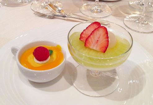 デザート デザート,スウィーツ,いちごの写真素材