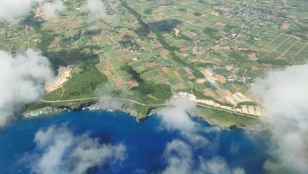 飛行機の窓からの景色 飛行機の窓からの景色の写真