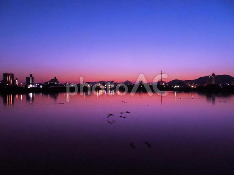 秋の夕焼け 背景,夜景,秋の写真素材