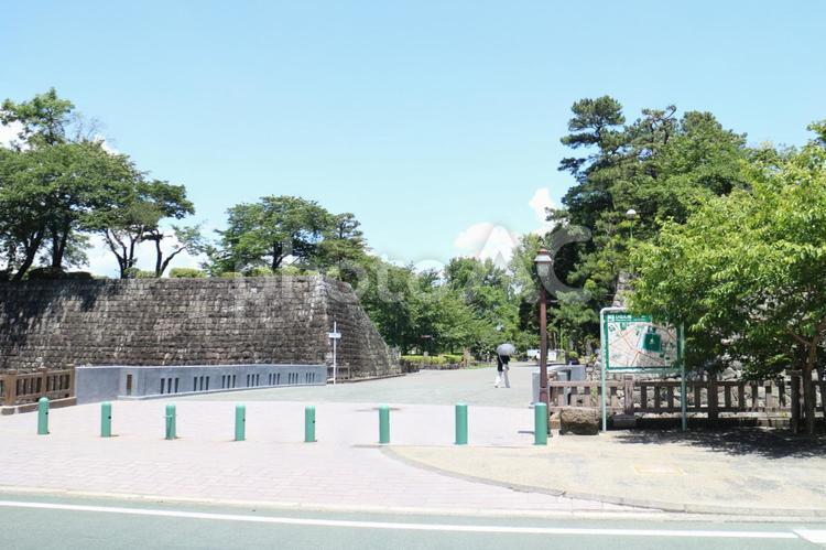 駿府城公園の入り口　二の丸橋 公園,駿府城公園,石垣の写真素材