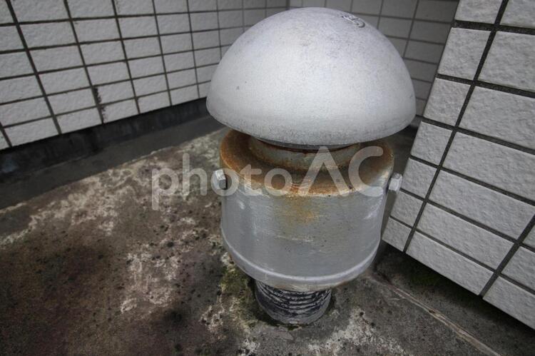 屋上の換気用の臭気筒 屋上,防水,臭気筒の写真素材