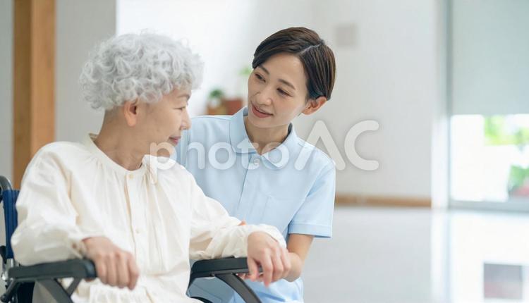 介護のイメージ シニア女性,おばあちゃん,ケアマネジャーの写真素材