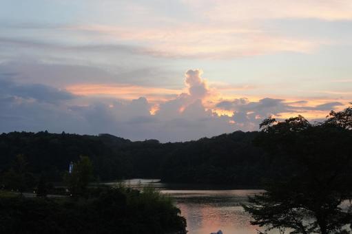 入道雲と夕焼け 入道雲と夕焼けの写真