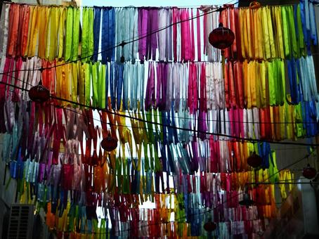 Photo, fringe curtains, hanging, lantern, 
