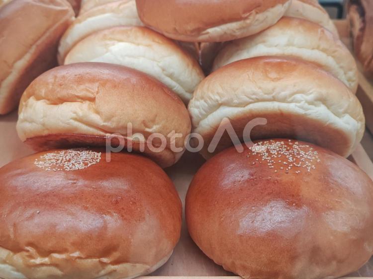 パン屋さんの焼きたて「あんパン」 あんぱん,アンパン,焼きたての写真素材
