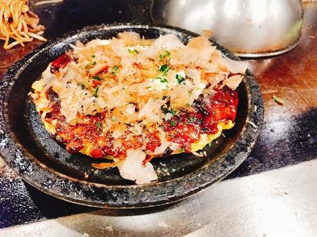 関西風お好み焼き(豚玉) お好み焼き,関西風,大阪の写真素材