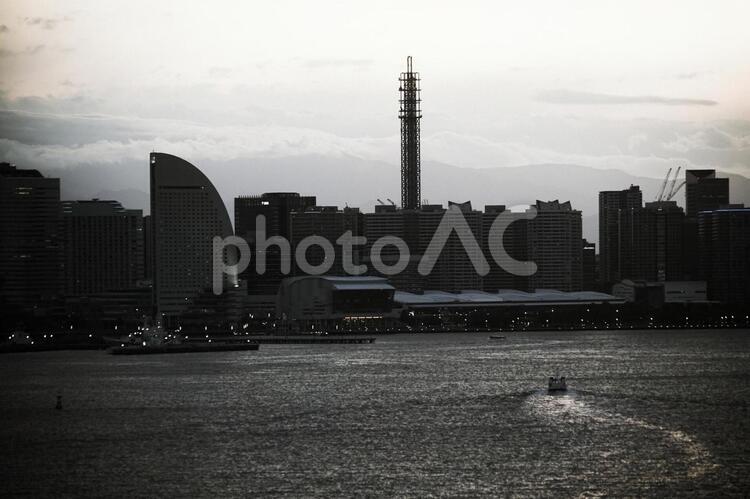 横浜スカイウォークから見える横浜みなとみらいの街並み 横浜,横浜みなとみらい,横浜スカイウォークの写真素材