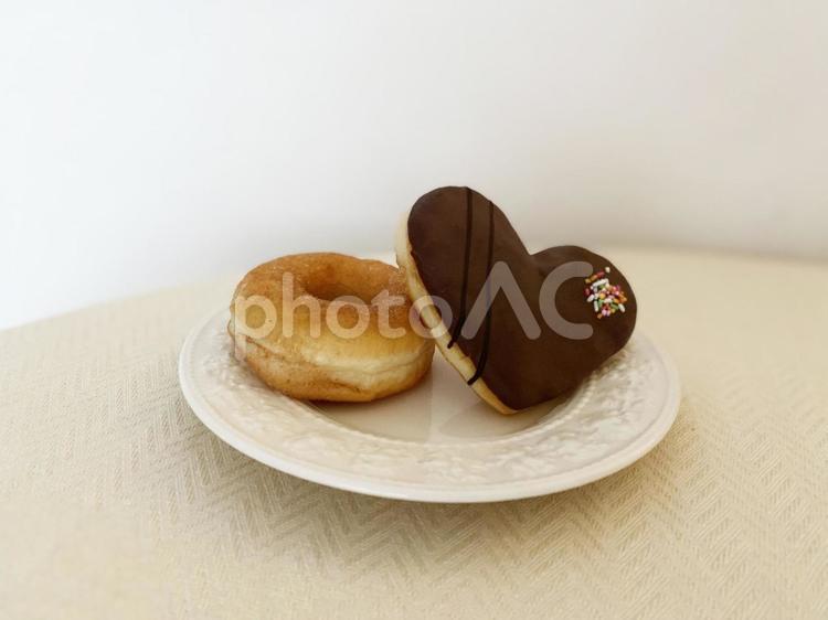 ドーナツ２種類 ドーナツ,チョコレート,シュガーの写真素材
