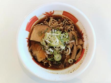 テイクアウトの高山ラーメン3 テイクアウトの高山ラーメン3 高山ラーメン,ラーメン,らーめんの写真素材