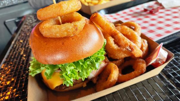 ハンバーガー ハンバーガー ハンバーガー,ファストフード,食べ物の写真素材