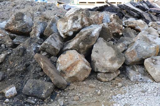 家屋解体で出た瓦礫 瓦礫,解体,現場の写真素材