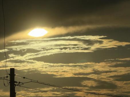 夕日と雲 夕日と雲 夕日,雲,空の写真素材