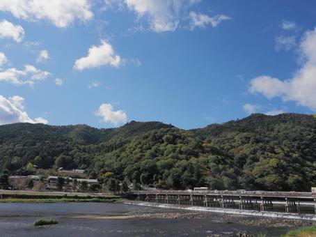 快晴の渡月橋 快晴の渡月橋 渡月橋,京都,景色の写真素材