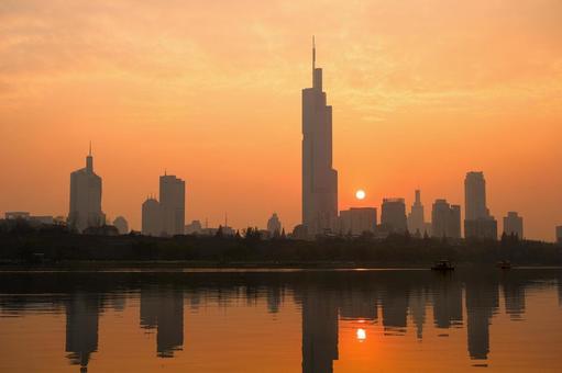 中国 南京市、夕暮れの玄武湖 中国 南京市、夕暮れの玄武湖 南京,南京市,江蘇省の写真素材