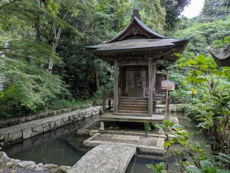 長法寺の弁天堂(岡山県津山市) 長法寺の弁天堂(岡山県津山市)の写真
