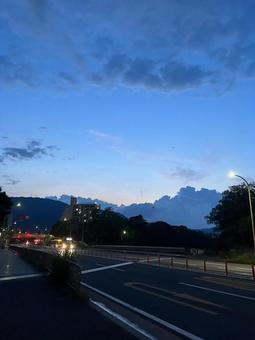 帰り道 帰り道,下校中,夕方の写真素材