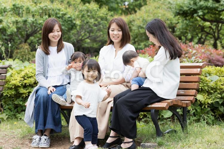 ママ友　母親　育児　 ママ友,公園,女性の写真素材