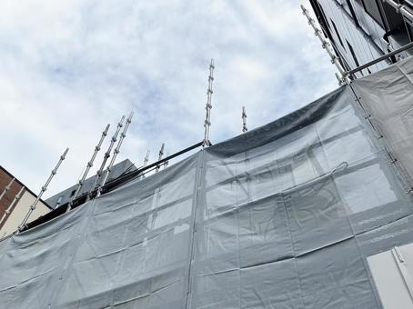 Construction scaffolding and sky (under construction), JPG