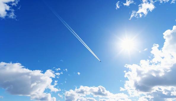 飛行機雲と青空 飛行機雲と青空の写真