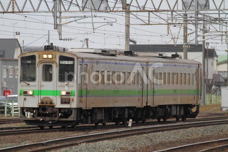 キハ143形の異端車、156－157 鉄道,交通,電車の写真素材