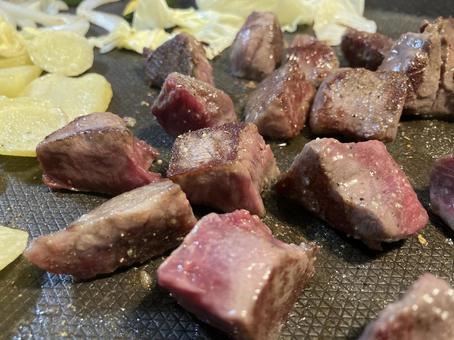 今夜のディナーはサイコロステーキ 4 今夜のディナーはサイコロステーキ 4の写真