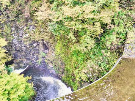 秋の大源太川第一号砂防堰堤 大源太川第一号砂防堰堤,ダム湖,河川の写真素材