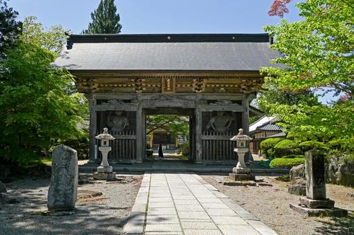 岩手・遠野市 常堅寺 山門 岩手・遠野市 常堅寺 山門 常堅寺,山門,新緑の写真素材