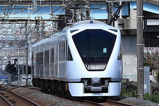 東武 N100系「スペーシア X」 東武 N100系「スペーシア X」 スペーシア,電車,列車の写真素材