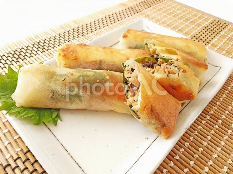 ひじき入り切り干し大根とチーズの春巻き ひじき入り,切り干し大根,チーズ入りの写真素材