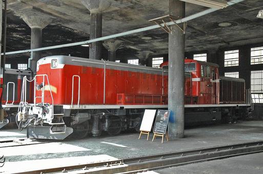 DE501 Roundhouse Locomotive Shed, JPG